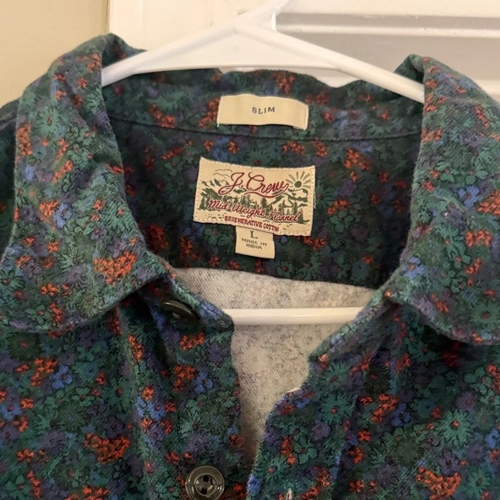 J. Crew Men's Dark‎ Floral Button Down Shirt